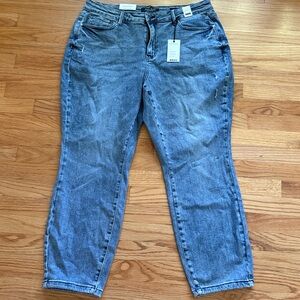 Judy blue jeans 18 W slim fit style number JB88617
